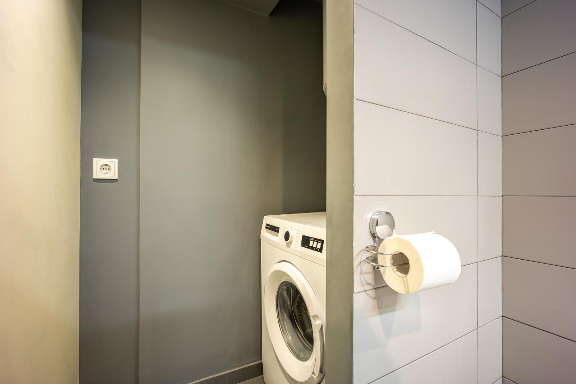 Gazi Urban Residence Атина Екстериор снимка