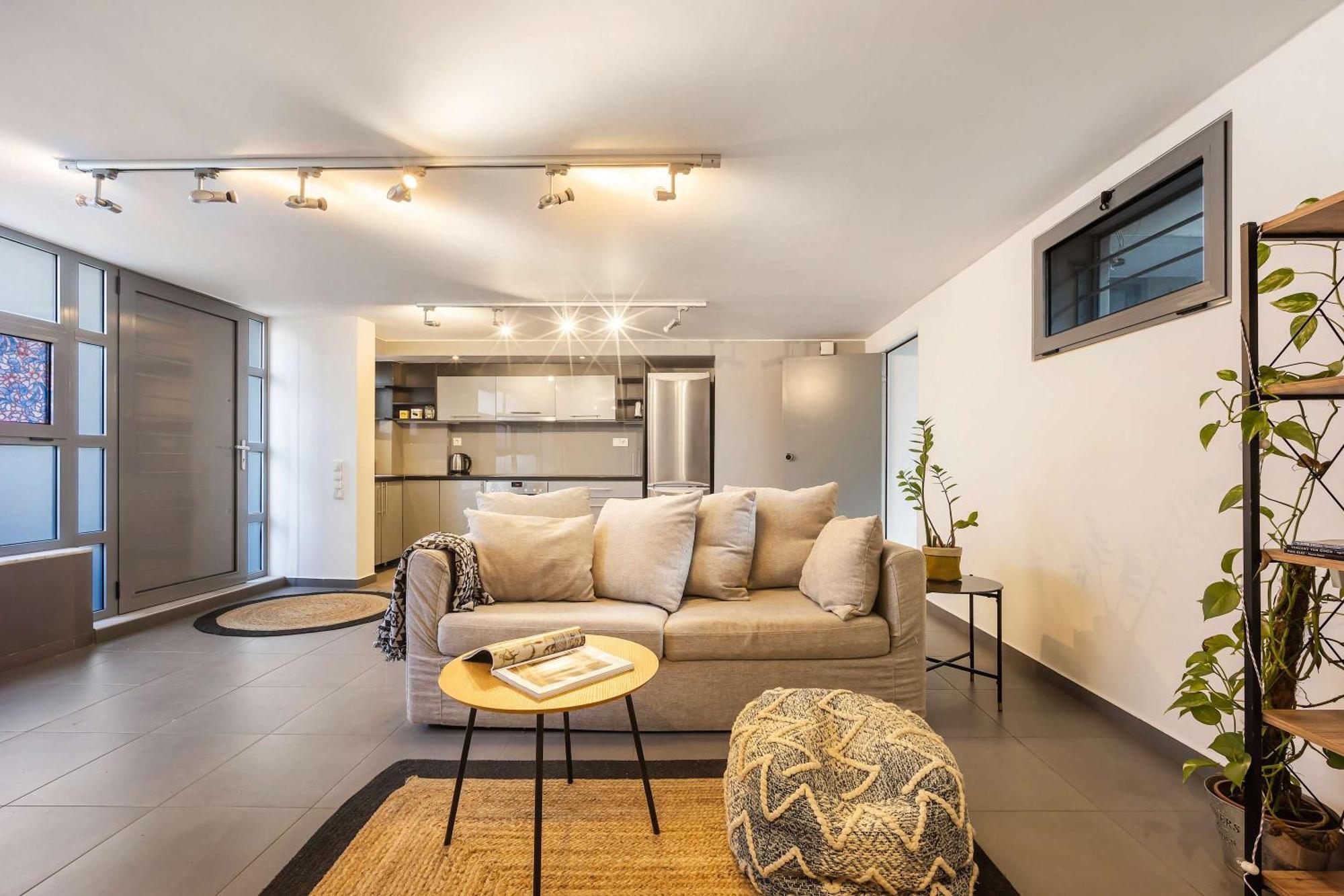 Gazi Urban Residence Атина Екстериор снимка